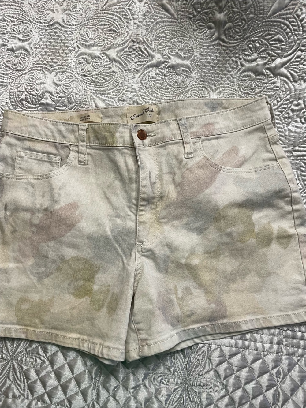 Universal Thread Cream Camo High-Rise Jean Shorts